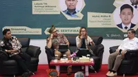 Analis utama politik keamanan Laboratorium Indonesia 2045 (LAB 45), Reine Prihandoko dalam seminar "Optimasi Industri Pertahanan Nasional Indonesia" di Universitas Maritim Raja Ali Haji (UMRAH). (Foto: Istimewa).