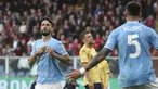 Pemain Lazio, Luis Alberto, melakukan selebrasi setelah mencetak gol ke gawang Genoa pada laga Liga Italia di Stadion Luigi Ferraris, Sabtu (20/4/2024). Lazio menang dengan skor tipis 1-0. (Tano Pecoraro/LaPresse via AP)
