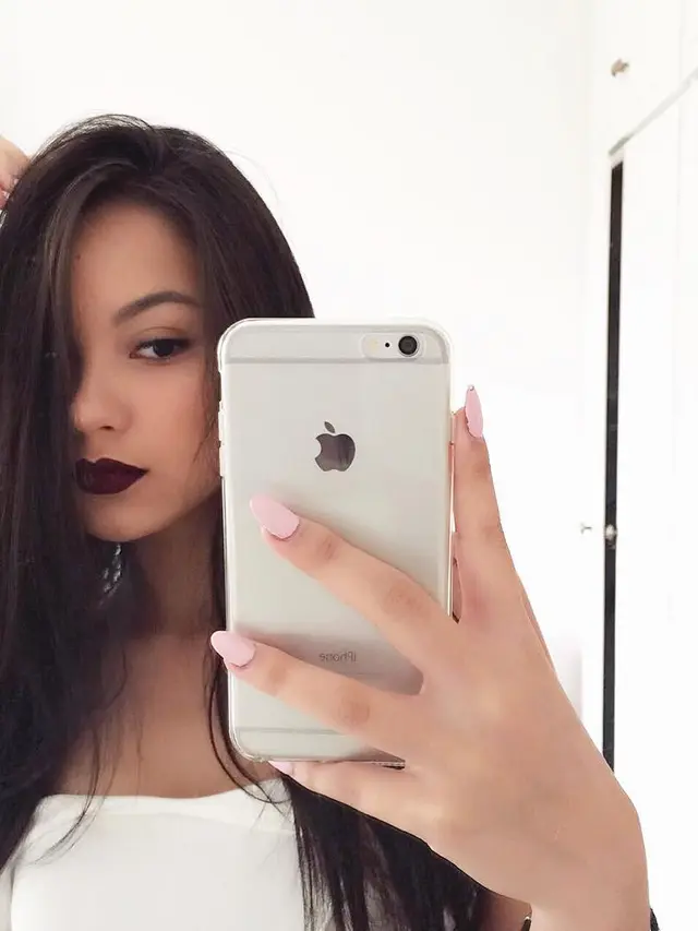 [Bintang] Genap Berusia 20 Tahun, Intip Dandanan Alyssa Daguise yang Dewasa Melebihi Umurnya