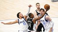 Los Angeles Clippers Vs Dallas Mavericks. (AP Photo/Tony Gutierrez)
