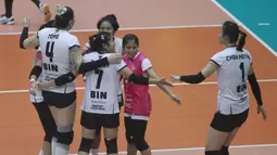 Para pemain Jakarta BIN melakukan selebrasi setelah berhasil mencetak angka saat menghadapi Gresik Petrokimia Pupuk Indonesia dalam laga seri kedua putaran kedua Proliga 2023 di GOR Ken Arok, Malang, Kamis (9/2/2023) siang WIB. Jakarta BIN kalah 2-3 (25-23, 21-25, 25-20, 17-25 dan 9-15). (Dok. Proliga 2023)