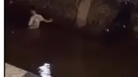 Viral Video Pria Nyebur Kali di Jagakarsa Dinarasikan Maling, Polisi Ungkap Faktanya!