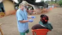 Virus Ebola ditularkan lewat kontak langsung dengan penderita dan banyak menewaskan korban (AFP PHOTO / SEYLLOU)