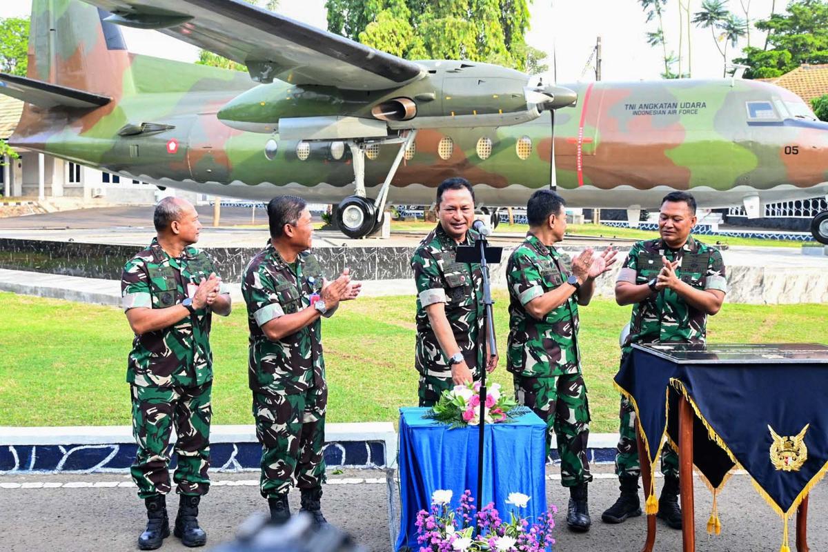 FOTO: Monumen Fokker 27 "AMPUH" Diresmikan di Lanud Halim, Simbol Sejarah TNI AU