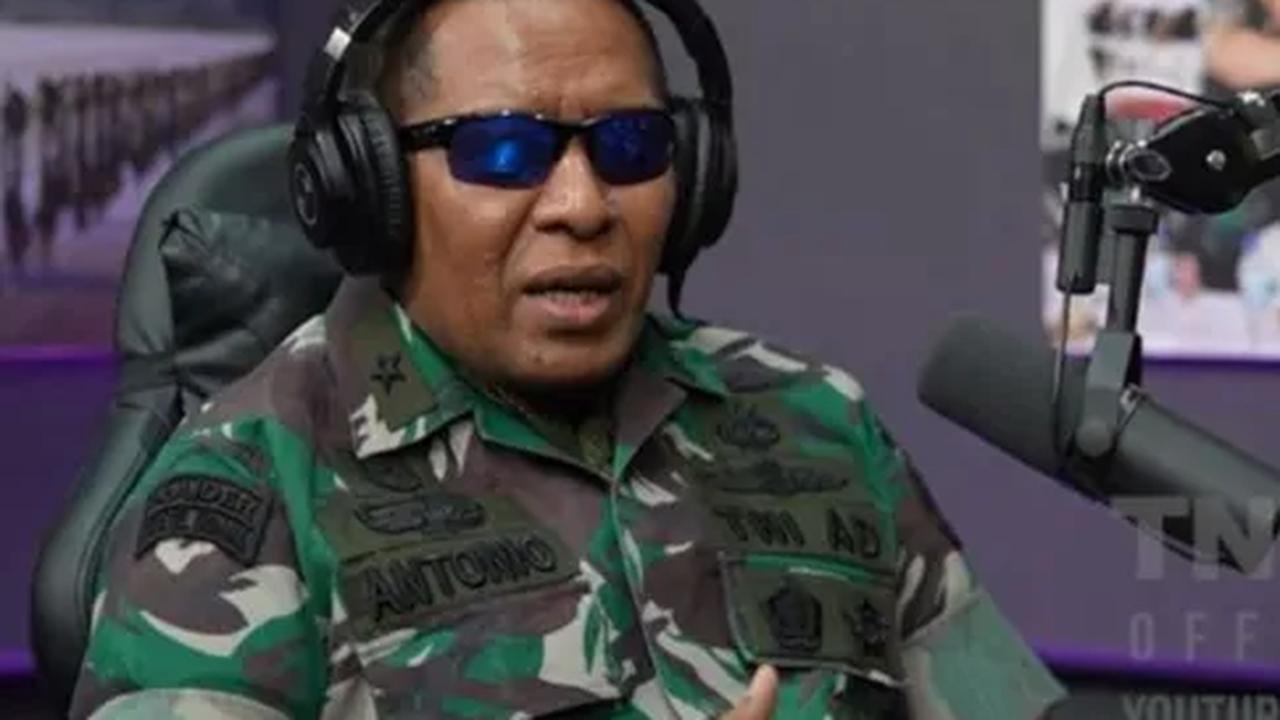 Jenderal Bintang satu ini menjelaskan bahwa Kasad melihat Indonesia ke depan dalam waktu dekat akan menghadapi sebuah ancaman yang paling mungkin terjadi pasca tahun politik mendatang. <br>