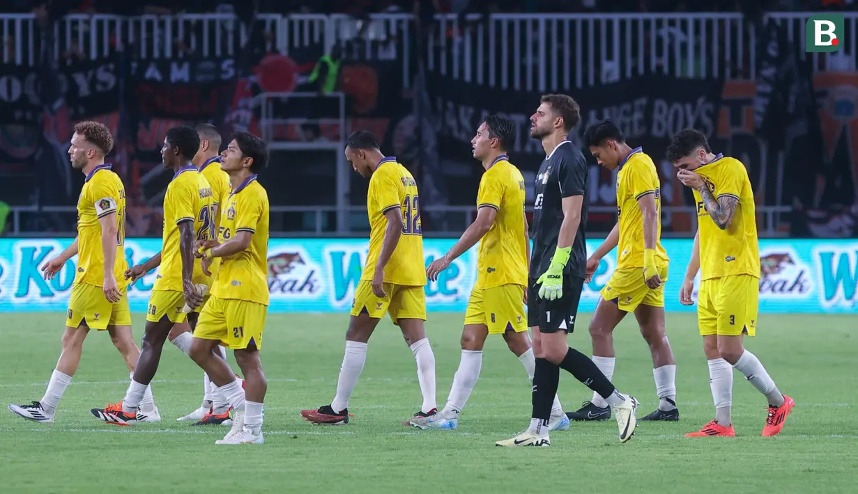 Bagi Persik, sesudah memetik tiga kemenangan dan dua hasil seri di kandang lawan, armada dengan julukan Macan Putih itu keok juga. (Bola.com/M Iqbal Ichsan)