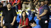 Maria Ozawa alias Miyabi kembali hadir di Stadion Rizal Memorial, Manila, untuk mendukung Timnas Indonesia U-22 di laga final SEA Games 2019 kontra Vietnam (10/12/2019). (Bola.co,/M. Iqbal Ichsan)