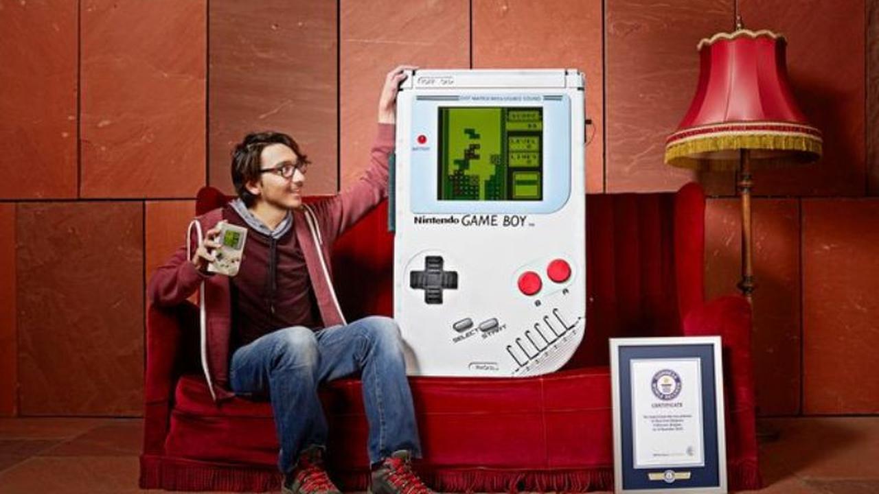 Pecahkan Rekor, Game Boy Raksasa Ciptaan Mahasiswa Jenius