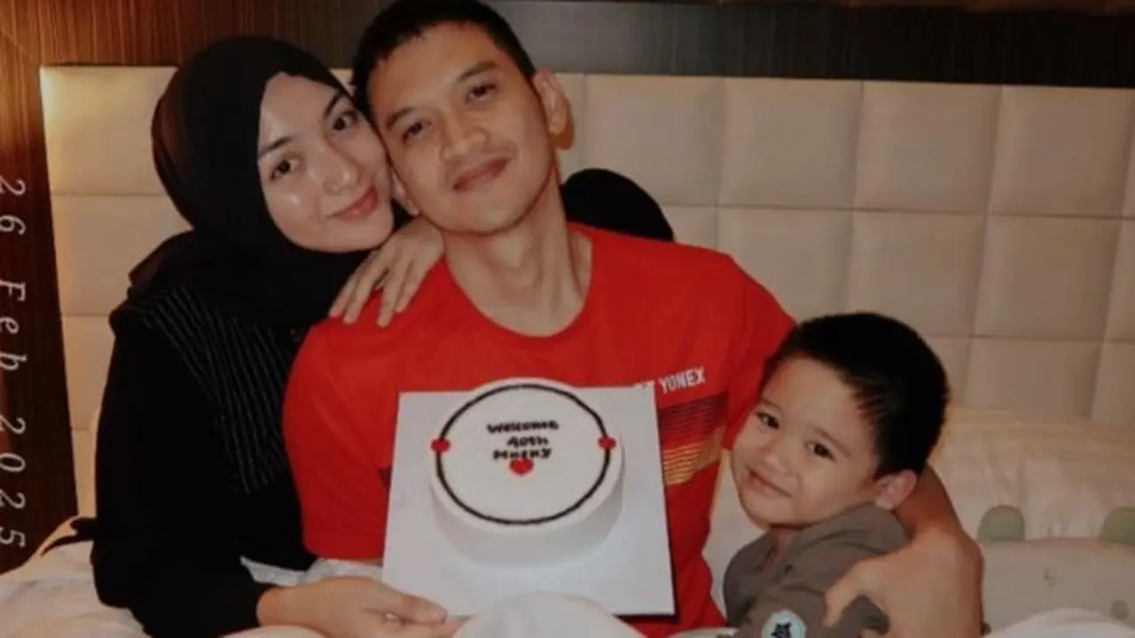 Rezky Aditya dapat kejutan manis dari istri dan anak. (credit:instagram.com/citraciki)