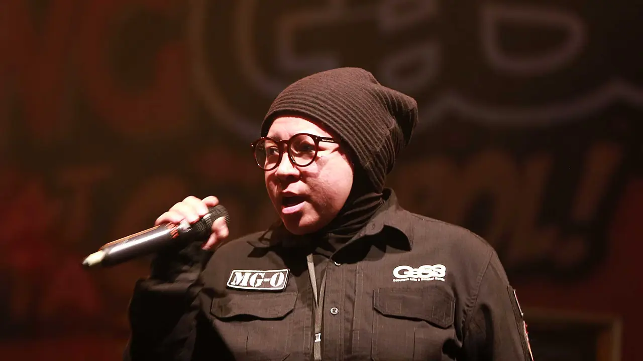  Melly Goeslaw