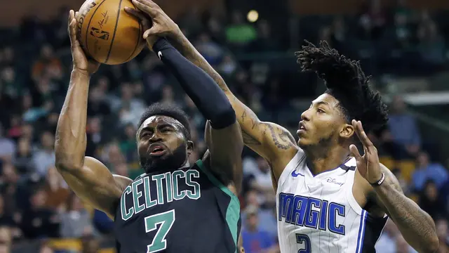Elfrid Payton memblok tembakan Jaylen Brown