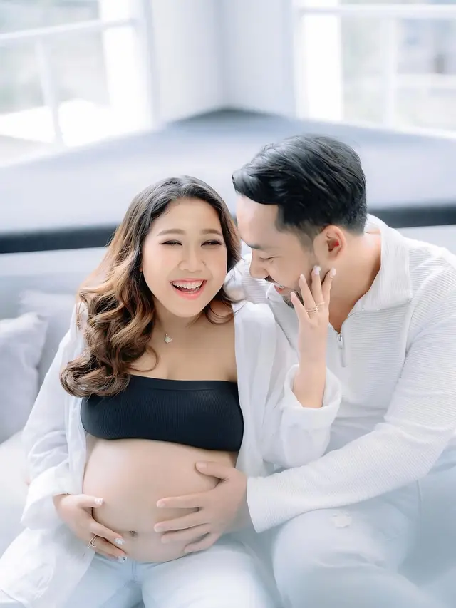 Kiky Saputri Maternity Shoot (instagram/kikysaputrii/windrafotografi).
