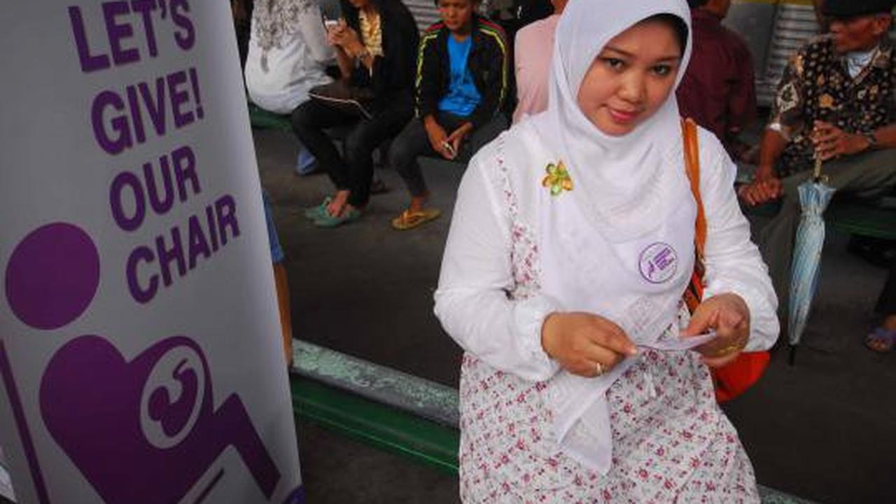 Stasiun Manggarai kedatangan 'Gerakan Tempat Duduk Ibu Hamil'
