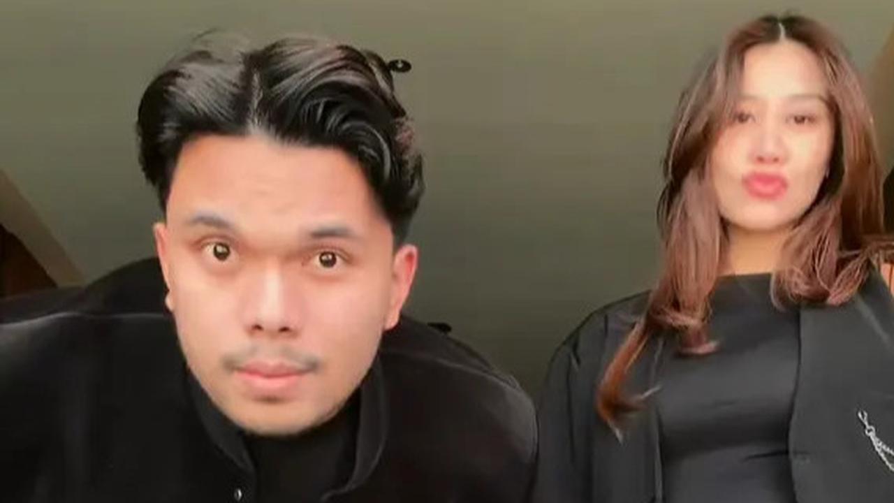 7 Potret Terbaru Aaliyah Massaid Hamil 7 Bulan, Masih Langsing dengan Baby Bump Mulai Terlihat