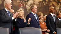 Bill Clinton dan Istri Akan Bersaksi dalam Penyelidikan Kongres Terkait Skandal Epstein