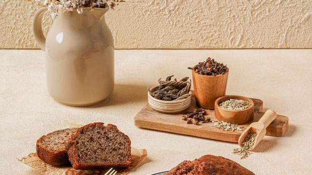 Paul X Tolak Angin dengan menu Vegan Ginger Banana Cake