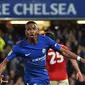 Gelandang muda Chelsea, Charly Musonda menyumbang satu gol saat melawan Nottingham Forest pada babak ketiga Piala Liga Inggris di Stamford Bridge, London (20/9/2017). Chelsea menang 5-1. (AFP/Glyn Kirk)