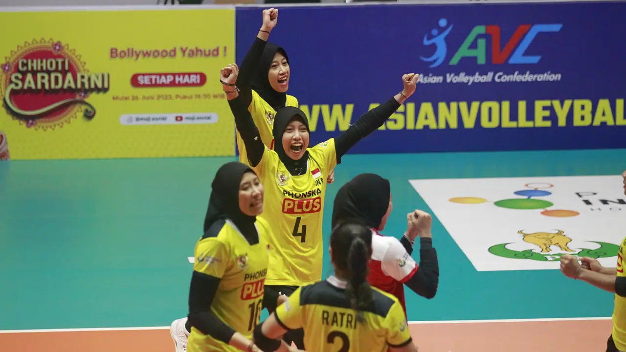 Foto: India Jadi Korban Terakhir, Timnas Bola Voli Putri Indonesia Hadapi China Taipei di Semifinal AVC Challenge Cup 2023