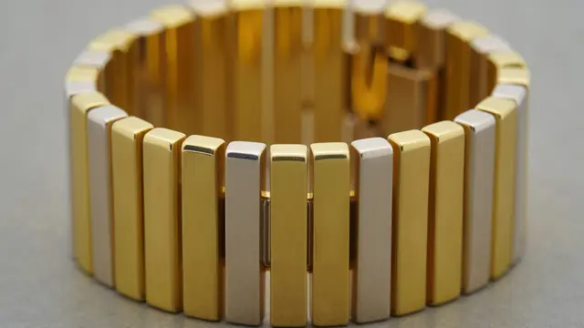 Gelang Emas Model Rantai Jam