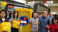 Wakil Direktur Utama Bank Mandiri Alexandra Askandar saat meresmikan program benefit eksklusif bagi nasabah yang bertransaksi di Erajaya Digital Complex, Pantai Indah Kapuk (PIK) 2, pada Rabu, (28/2/2024).