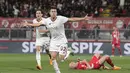 Stephaan El Shaarawy ('24) membawa pasukan Jose Mouringo memimpin. (Claudio Grassi/LaPresse via AP)