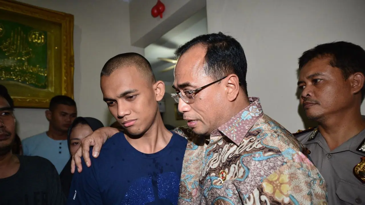 Menhub Budi Karya menjenguk keluarga taruna STIP, Amirullah Adityas Putra