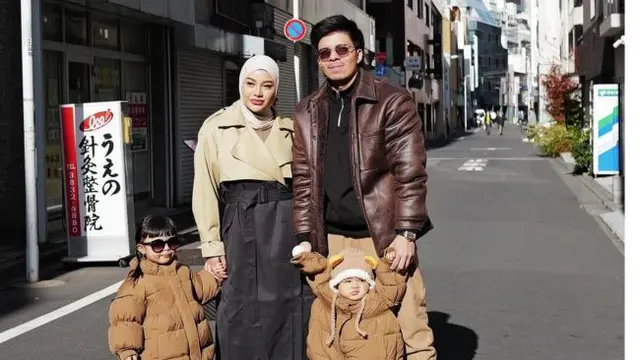 Potret Keseruan Aurel dan Atta Ajak Anak-Anak ke Jepang, Tampil dengan Outfit Serasi Setiap Saat (instagram/attahalilintar, instagram/aurelie.hermansyah)