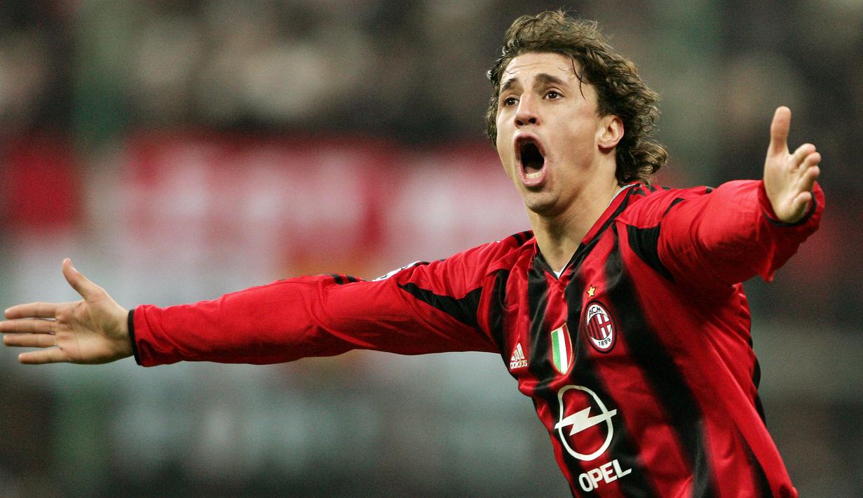 3. Hernan Crespo - Legenda Parma yang membela Chelsea kurun waktu 2003-2008. Namun Crespo tidak maksimal bermain di Premier League. (AFP/Adrian Dennis)