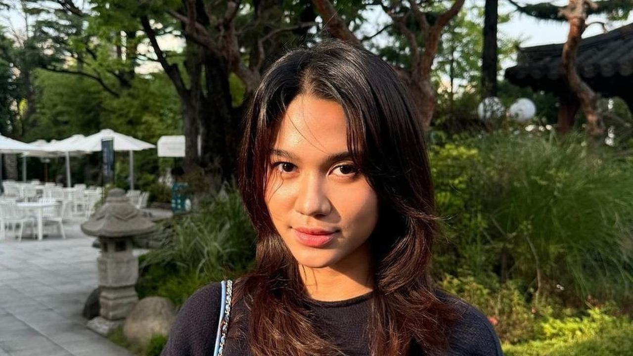 "Menurut saya itu adalah suatu berkat dari Allah saya masih bisa di-support sama orangtua saya. Jadi menurut saya orang orang yang bilang saya terlalu di-backing orangtua ya,” pungkasnya.