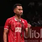 Pebulutangkis tunggal putra Indonesia, Tommy Sugiarto, saat bertanding melawan pebulutangkis Spanyol, Pablo Abian, dalam Kejuaraan Dunia Bulutangkis 2015 di Istora Gelora Bung Karno, Senayan, Jakarta. Senin (10/8/2015). Tommy Sugiarto menang dengan skor 2