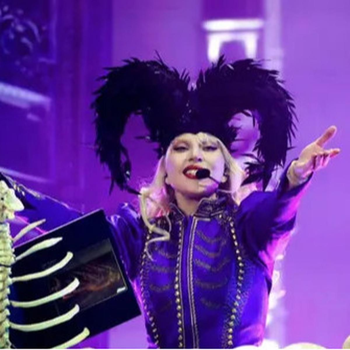 Gaya Gothic Lady Gaga di Coachella 2025, Sukses Hipnotis Penonton