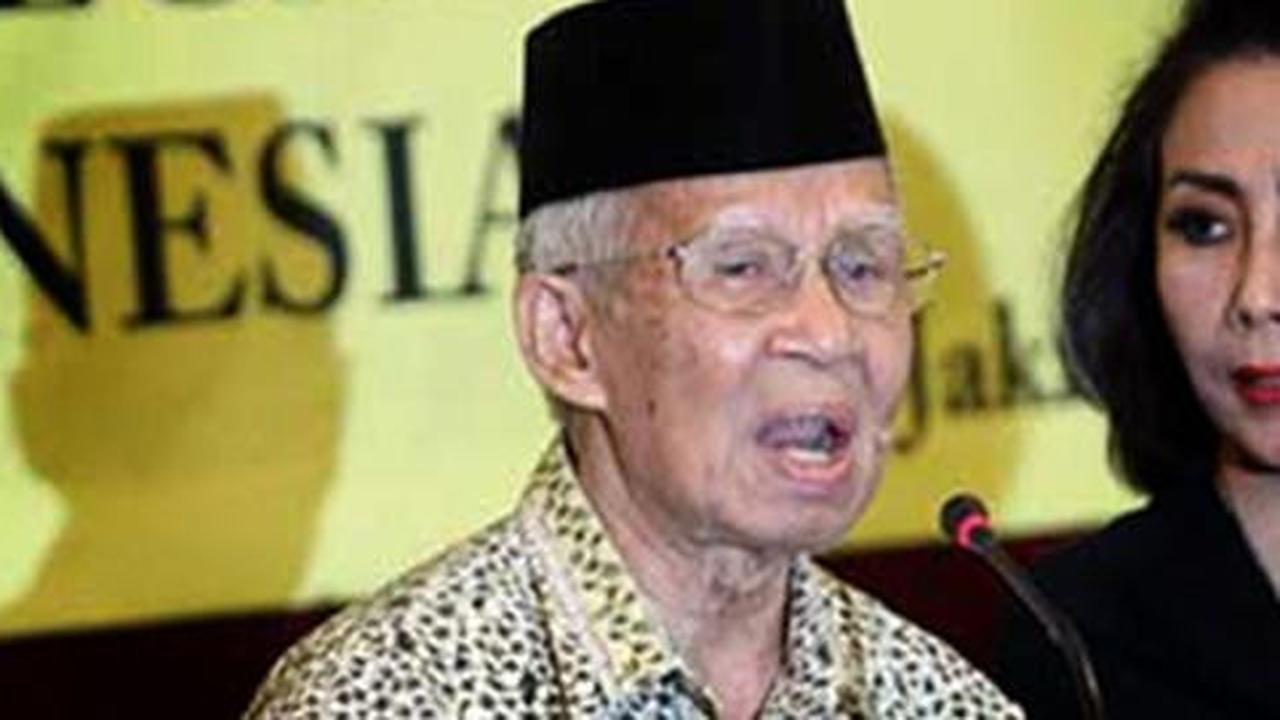 Adnan Buyung: Bismar Siregar hakim bersih & berani