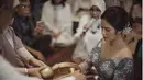 Tinggal menghitung hari, penyanyi cantik Raisa akan segera dipersunting aktor berkewarganegaraan Australia, Hamish Daud. Jika tidak ada alangan, pasangan ini akan meresmikan hubungannya pada 3 September 2017. (Instagram/thebridestory)