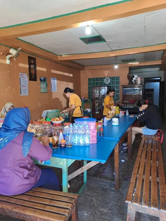 10 Rekomendasi Tempat Makan Enak di Dekat Pelabuhan Kartini Jepara 2025