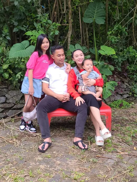 Zaskia Gotik dan Sirajuddin Mahmud (Instagram/sirajuddinmahmudsabang)