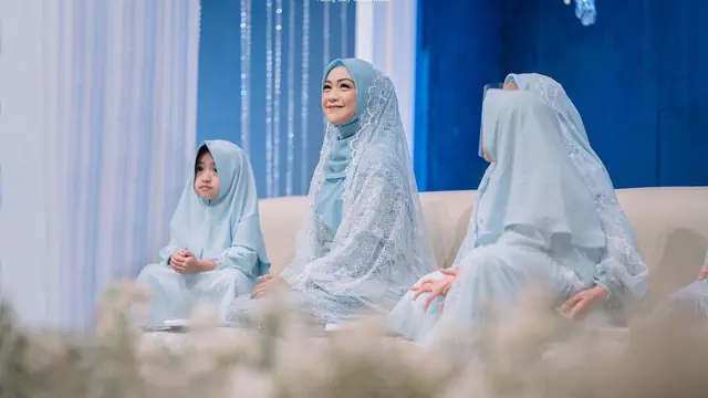 7 Momen Pengajian Ria Ricis Jelang Pernikahan, Penuh Haru Bahagia