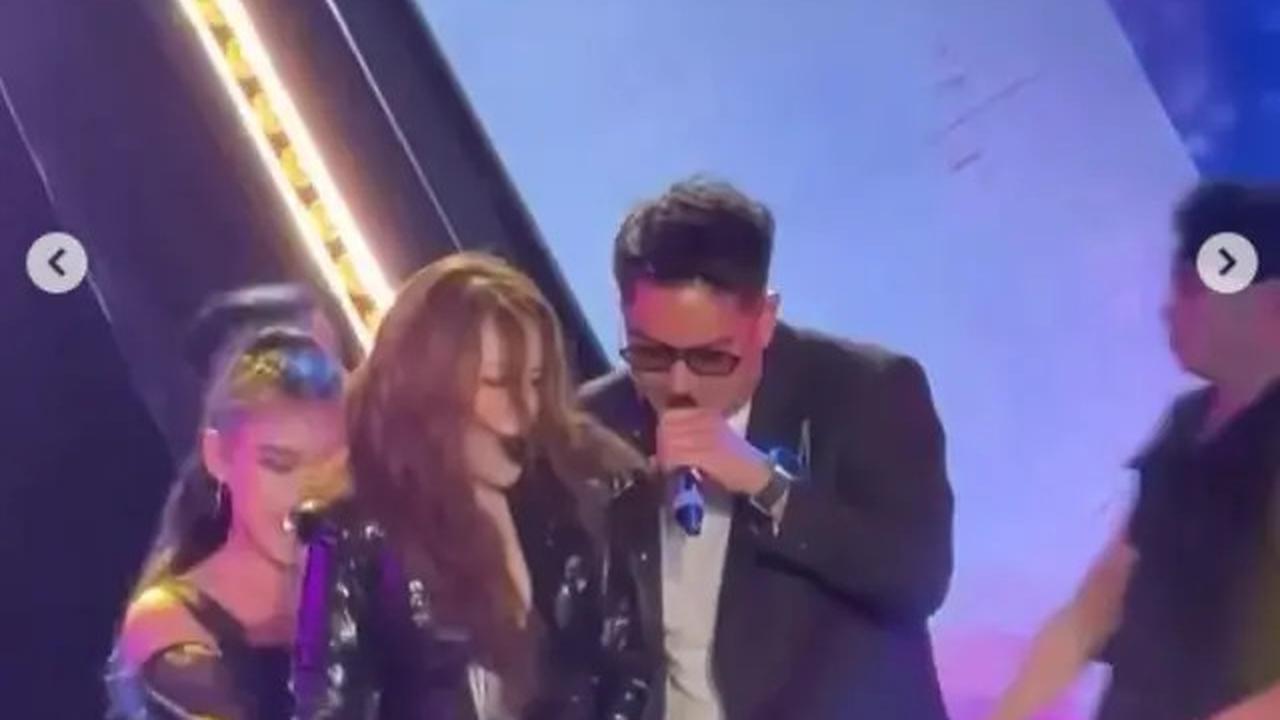 6 Potret Duet Ayu Ting Ting dan Boy William di Konser 'Dangdut Dangdutan' Depok