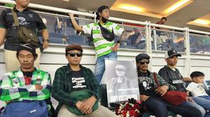 Persebaya Hormati Andi Peci dalam Anniversary Game: Persembahan Emosional untuk Pejuang Kebangkitan Klub