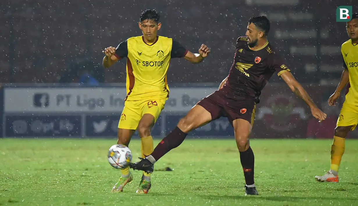 Dengan kemenangan atas Persikabo 1973, PSM Makassar sukses menjaga catatan tak terkalahkan sepanjang BRI Liga 1 musim 2022/2023. Everton Nascimento dkk mencatat 7 kemenangan dan 4 hasil imbang dalam 11 laga yang telah dilakoni hingga masih memimpin puncak klasemen sementara dengan raihan 25 poin. (Bola.com/Nandang Permana)