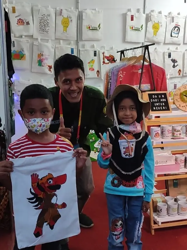 Buah Karya Pelajar SLB Jadi Souvenir Resmi ASEAN Para Games 2022. Dok. Istimewa