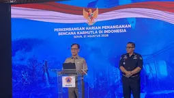BNPB Tabur 5,6 Ton Garam Pancing Hujan di Titik Kebakaran Hutan