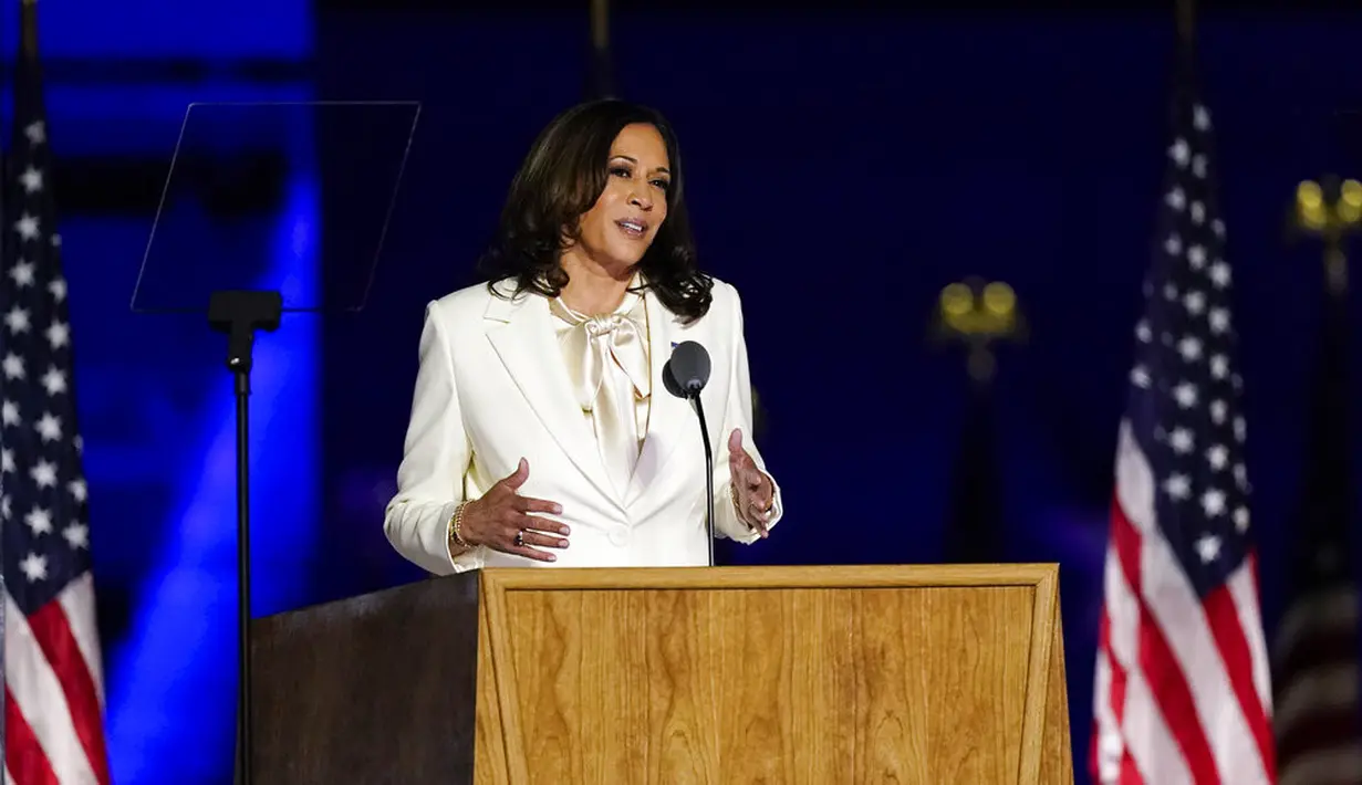 Wakil Presiden terpilih Kamala Harris menyampaikan pidato kemenangan Pilpres AS 2020 di Wilmington, Delaware, Amerika Serikat, Sabtu (7/11/2020). Joe Biden dan Kamala Harris memenangkan Pilpres AS 2020. (AP Photo/Andrew Harnik)