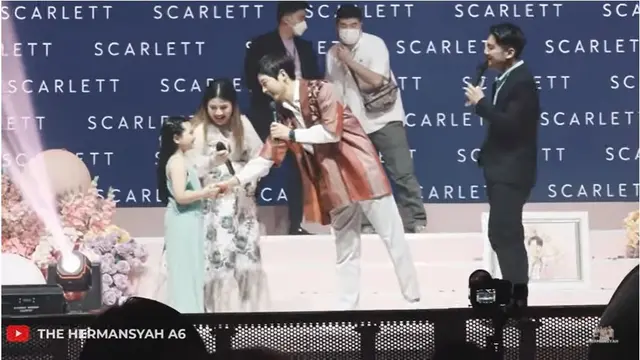 7 Momen Song Joong Ki di Jakarta, Batikan hingga Interaksi Bareng Seleb Indonesia