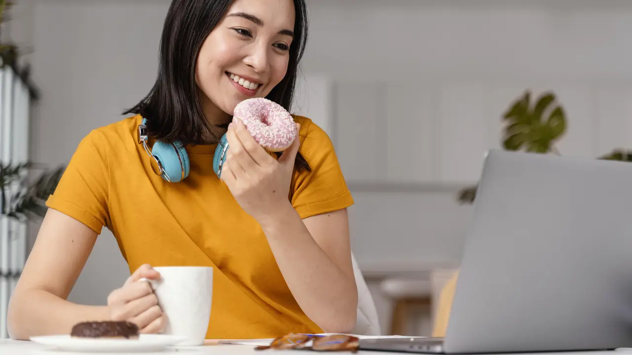5 Zodiak yang Paling Suka Makanan Manis - 2