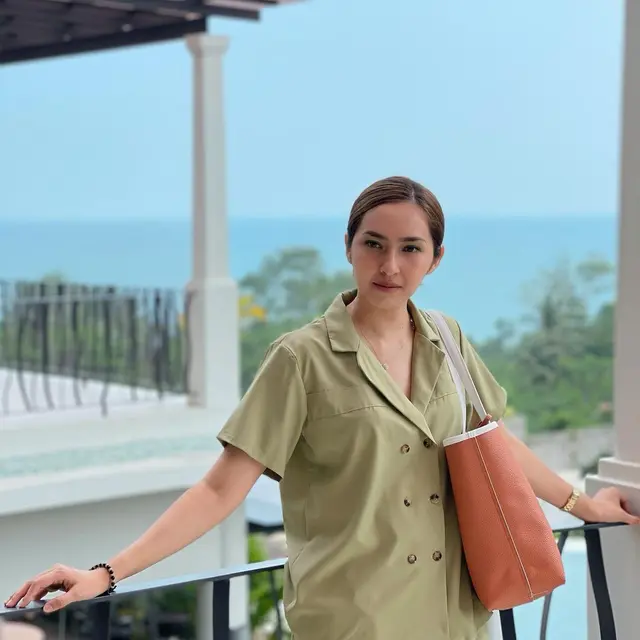 6 Potret Yanni Melwani, Aktris Berdarah Papua yang Ikut Bicara Soal Ikon PON XX
