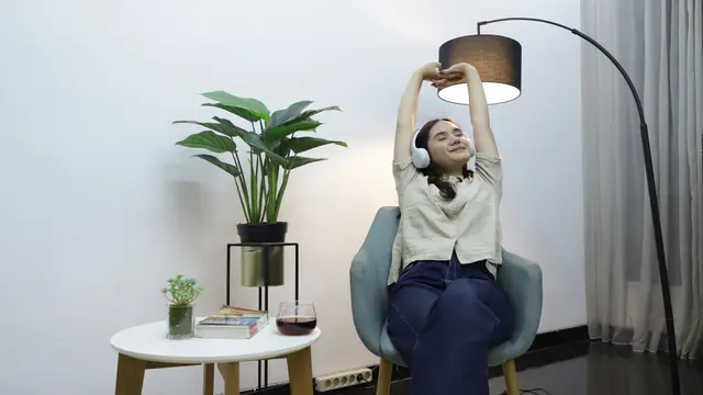 wanita november headphone stretch