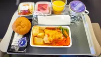 Sajian kuliner di kelas Ekonomi Singapore Airlines/shutterstock