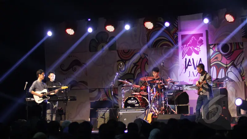 Aksi Musisi Tohpati di Pangggung Java Jazz 2015 