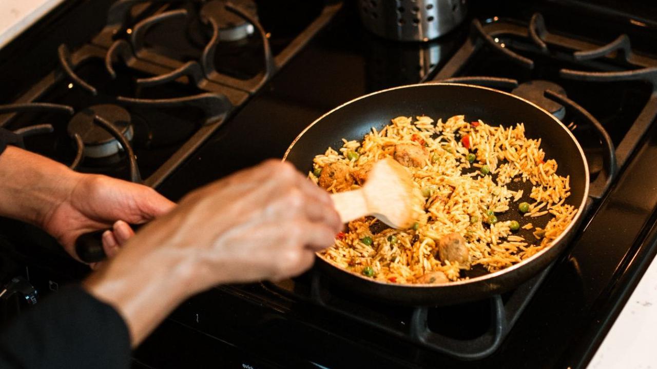 Resep Nasi Goreng Ikan Asin Sederhana, Enak dan Praktis Sesuai Selera