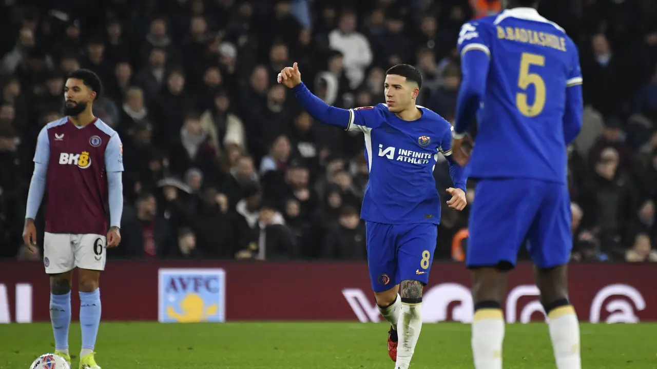 Selebrasi pemain Chelsea saat menghajar Aston Villa di Piala FA